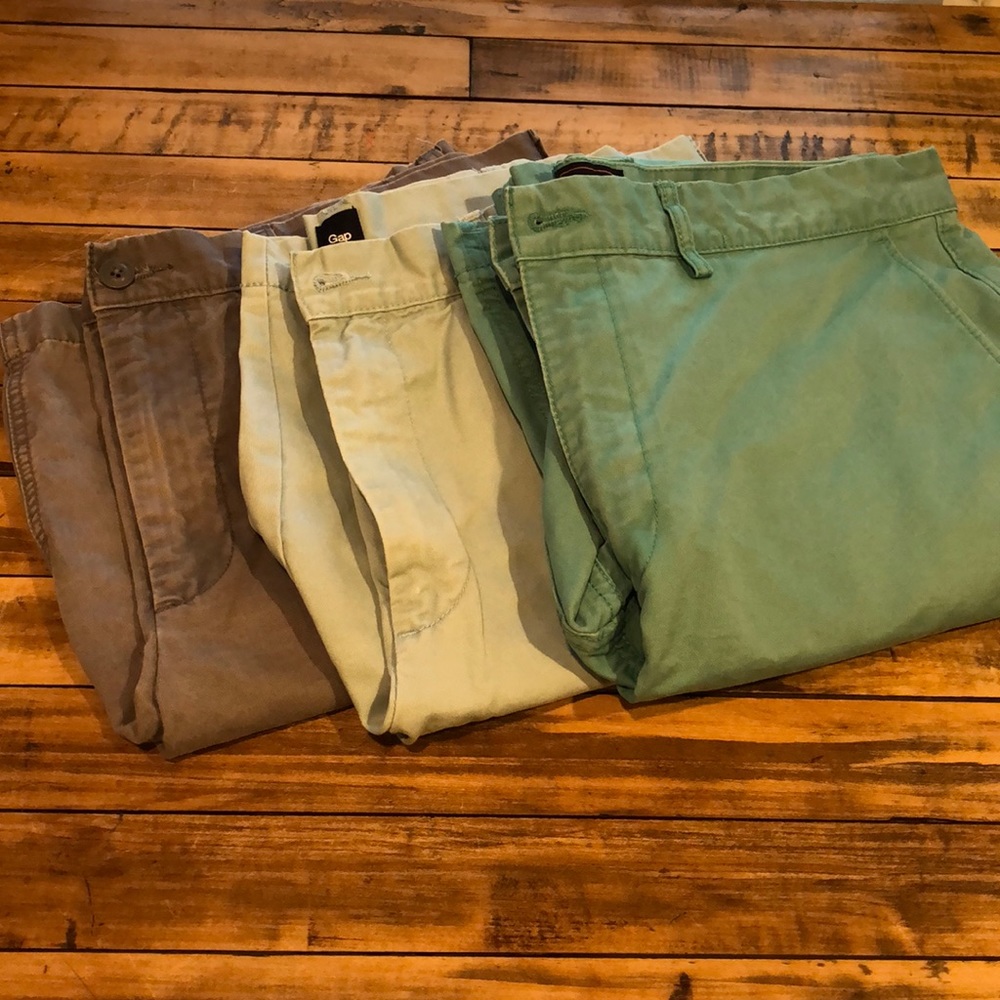 3 Men’s GAP Khaki Shorts size 38